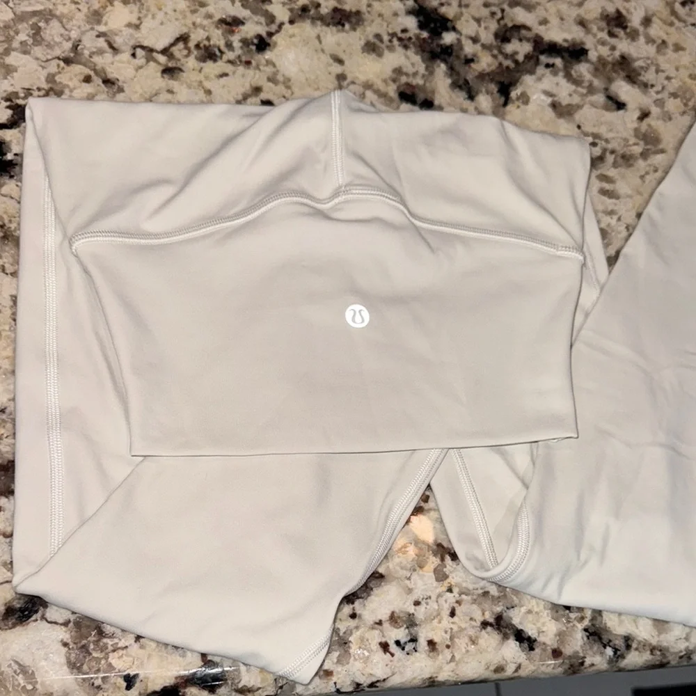 Lululemon Cream High-Waisted Leggings - Picture 3 of 5